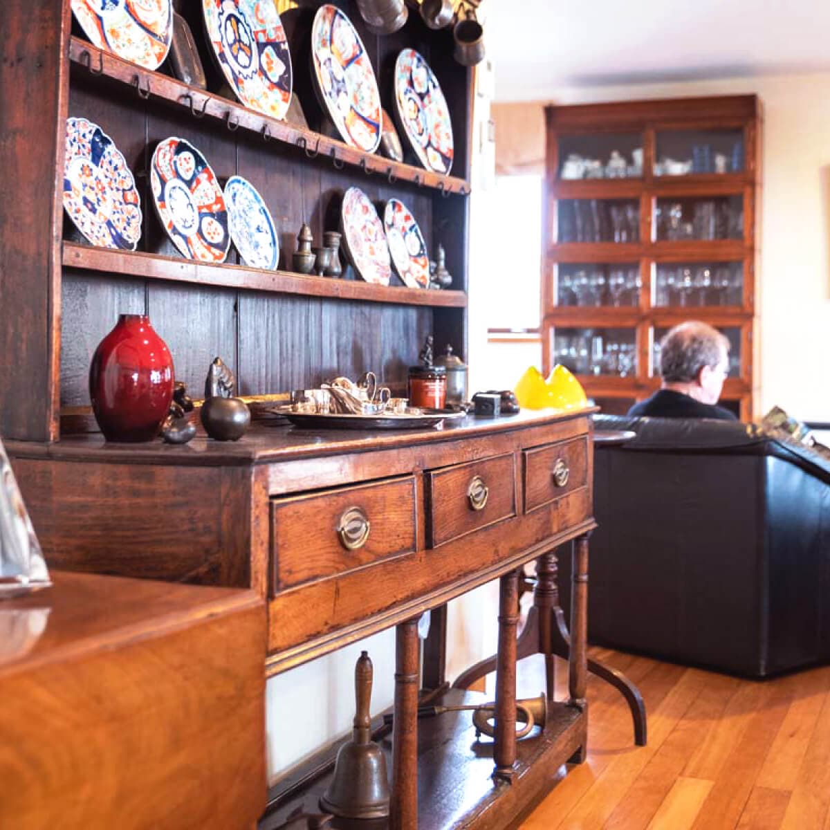Dresser